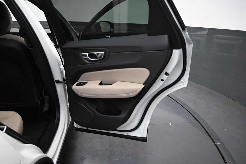 New 2026 Volvo XC60 B5 Plus w/ Climate Package AWD/4WD image 16