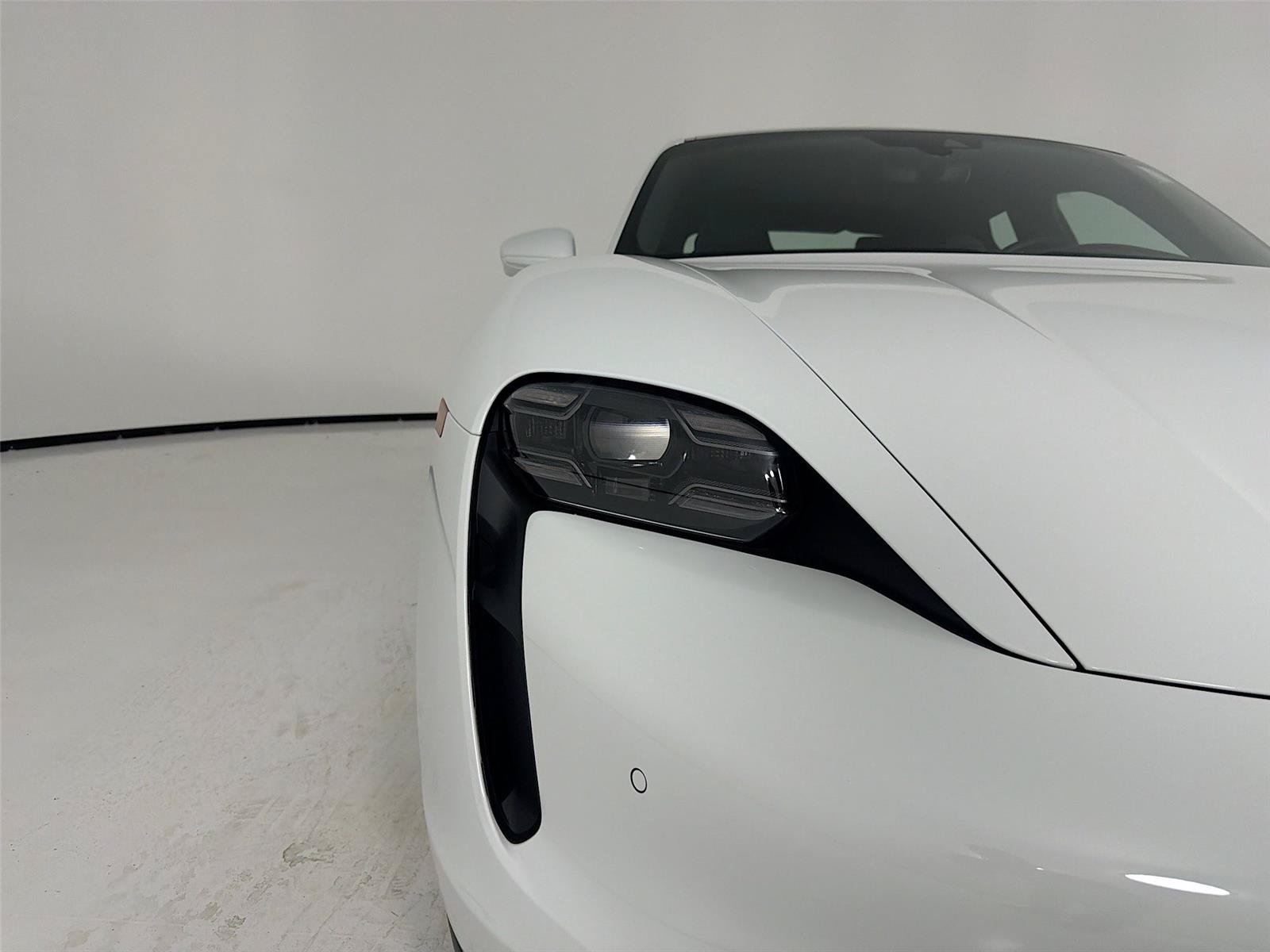 Used 2024 Porsche Taycan 4S AWD/4WD image 33