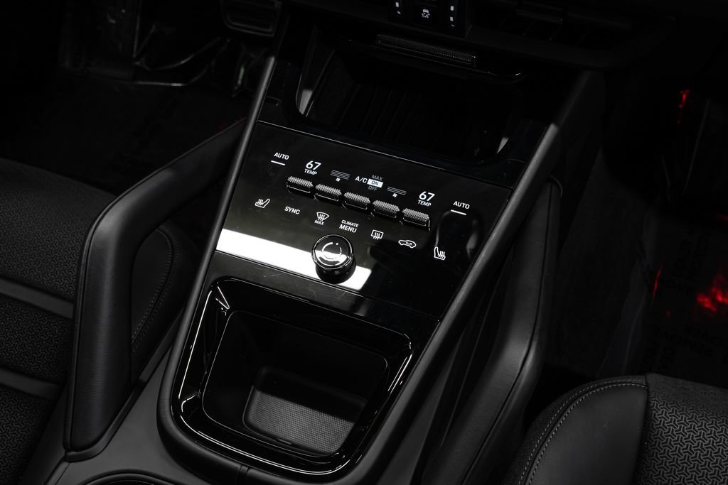 Used 2025 Porsche Cayenne GTS image 27