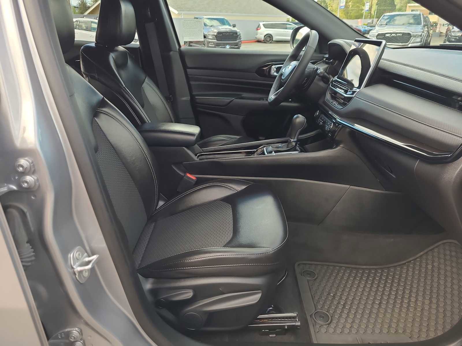 Used 2023 Jeep Compass Altitude w/ Sun and Sound Group image 22