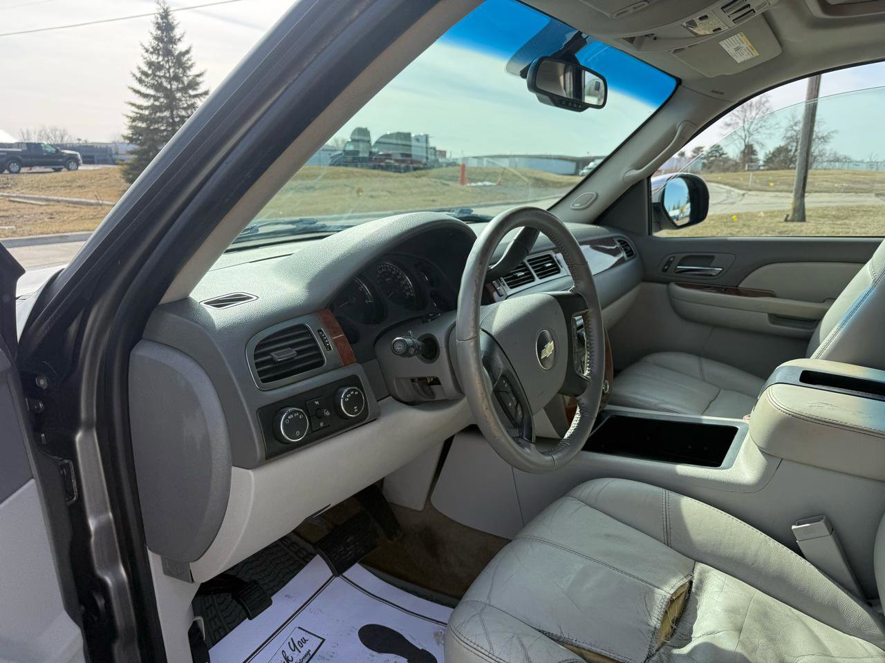 Used 2007 Chevrolet Suburban LT w/ LT Preferred Equipment Group image 12