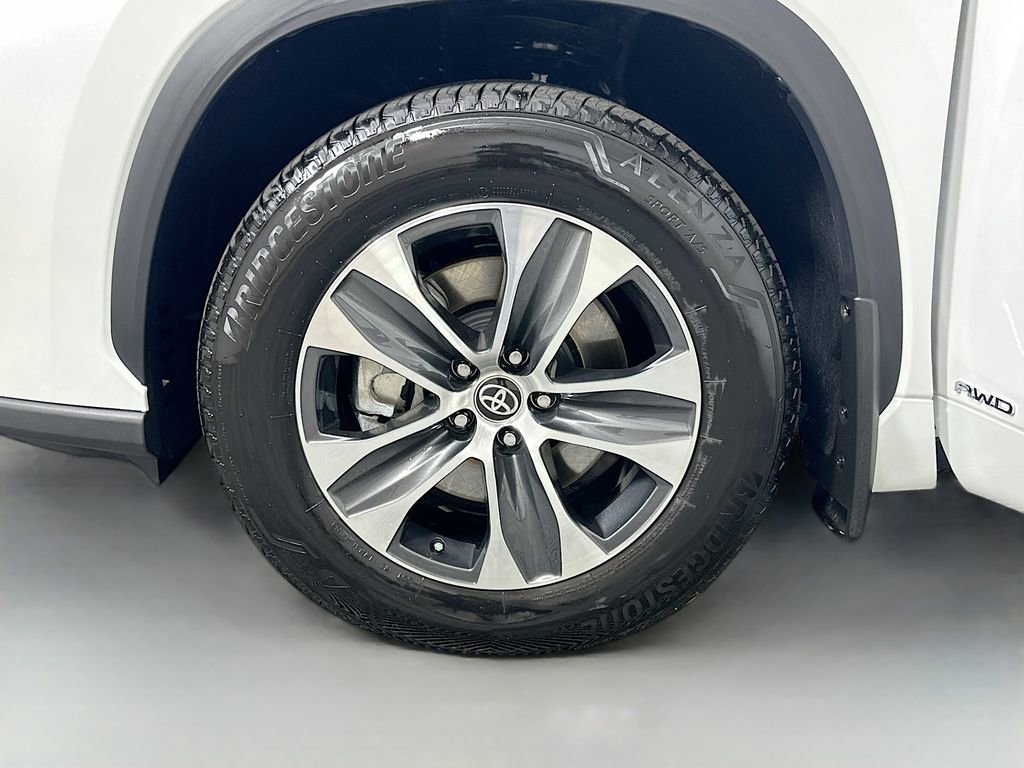 Certified 2026 Toyota Highlander XLE image 33