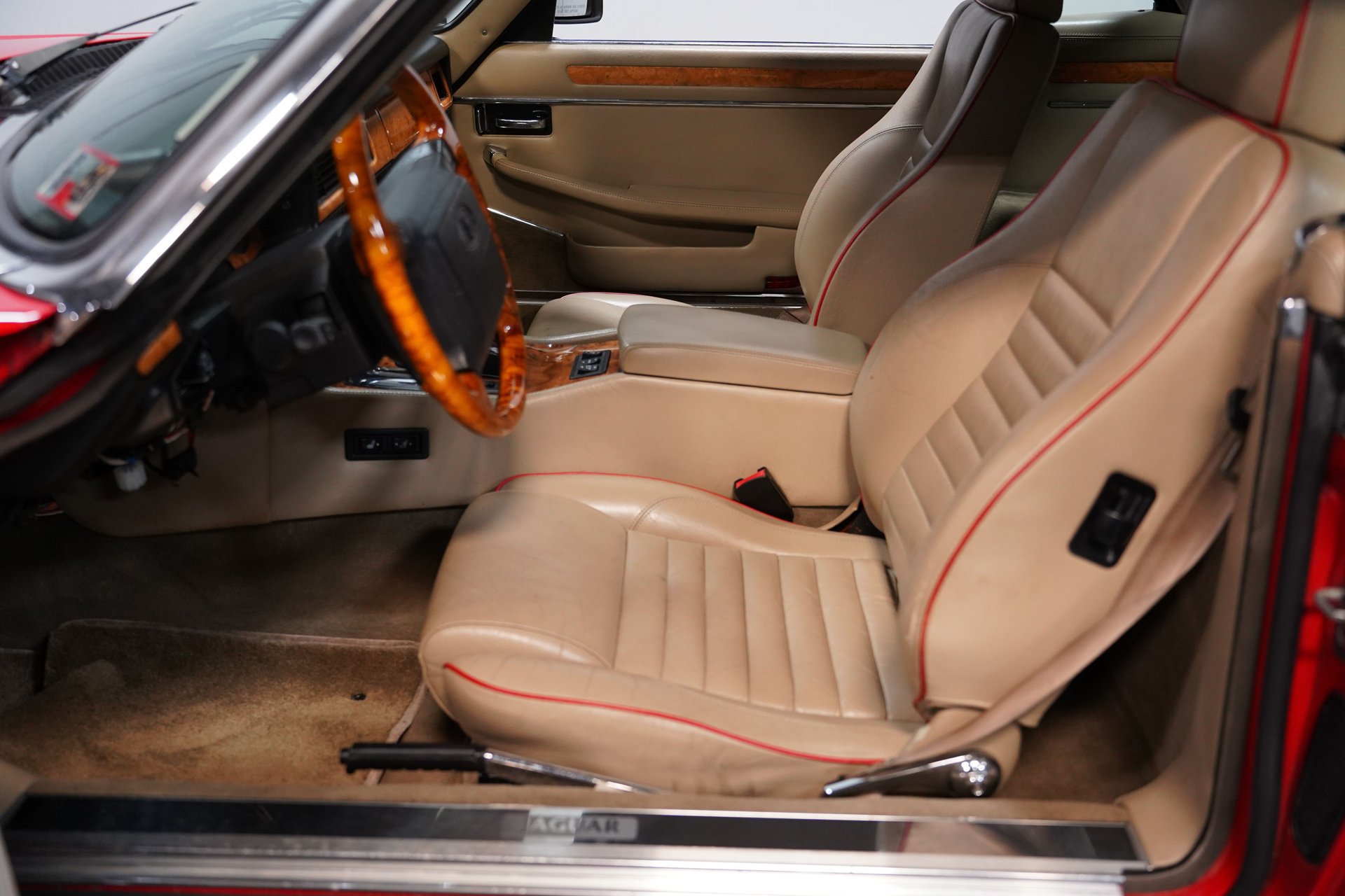 Used 1991 Jaguar XJS V12 Convertible RWD image 29