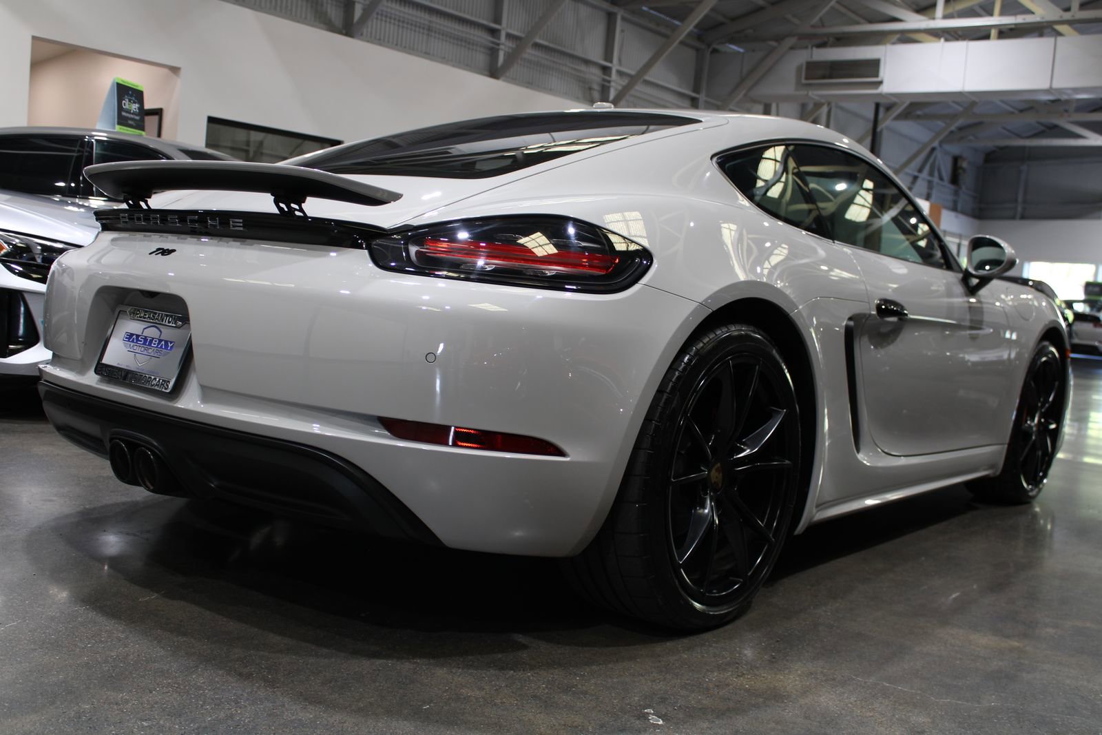 Used 2019 Porsche 718 Cayman S RWD image 13