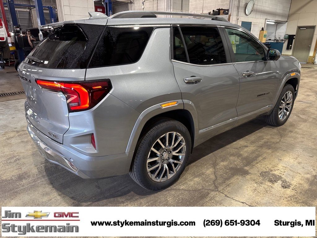 New 2026 GMC Terrain Denali w/ LPO, Black Badging Package image 7