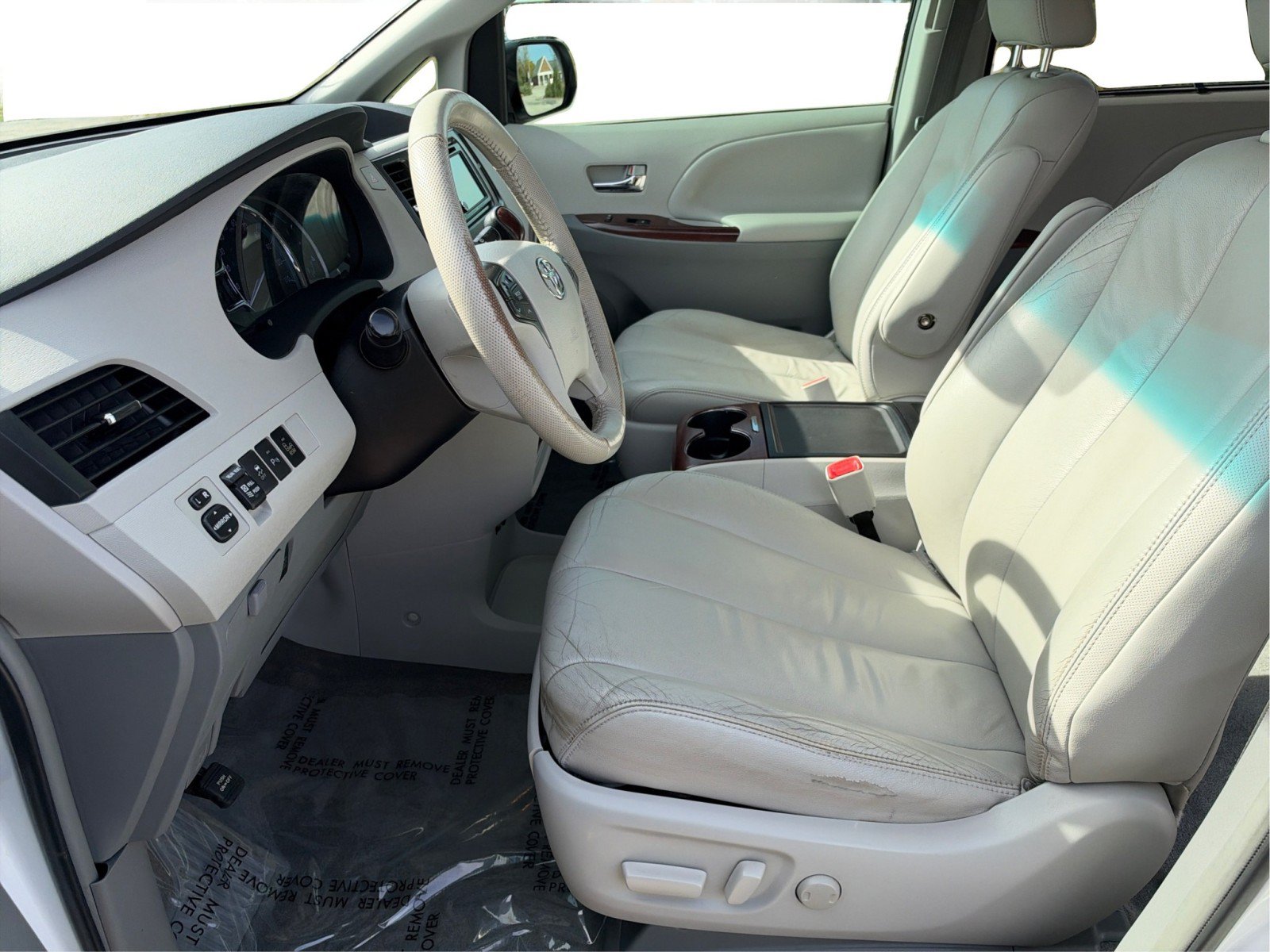 Used 2014 Toyota Sienna XLE FWD image 9