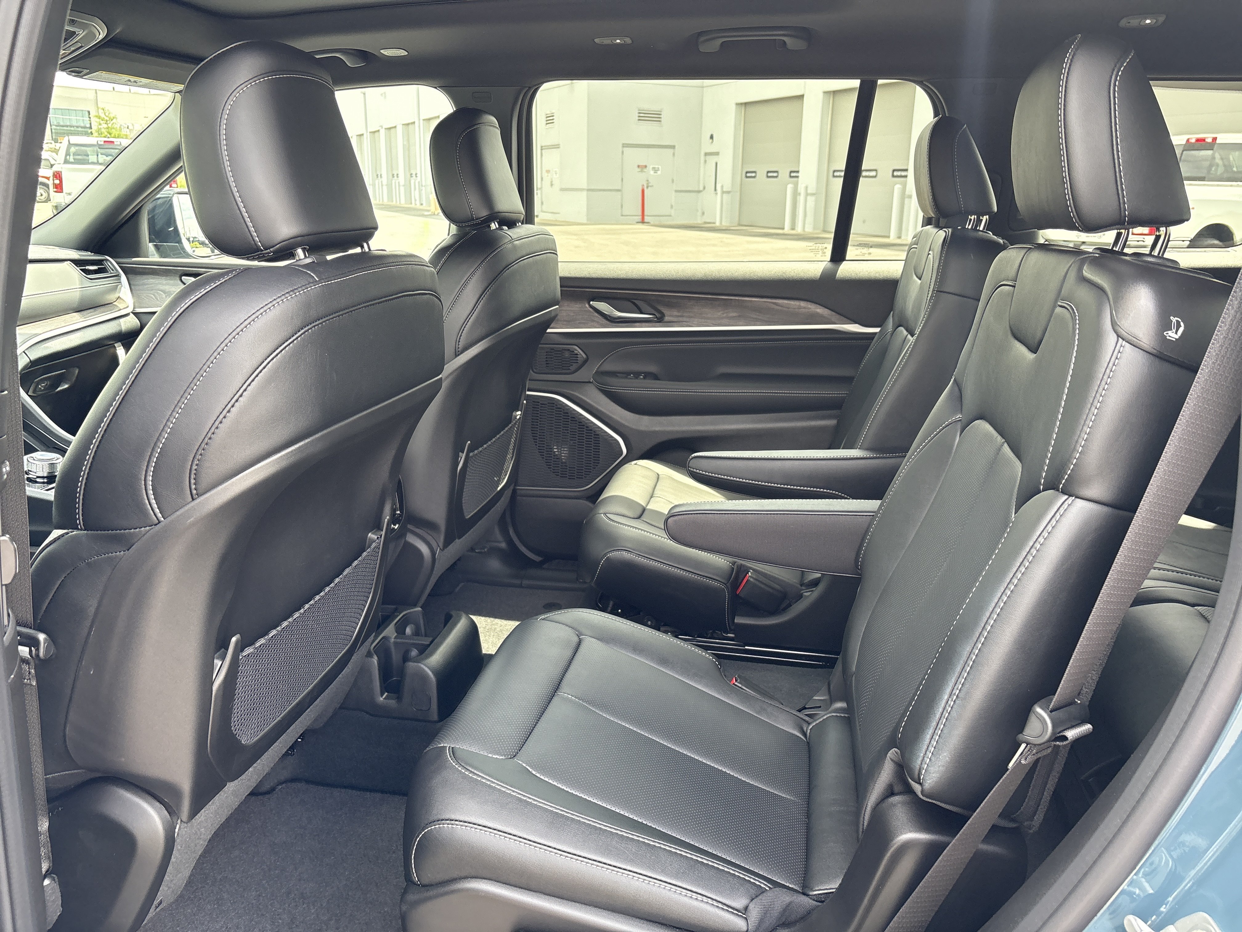 Used 2026 Jeep Grand Cherokee L Limited AWD/4WD image 33
