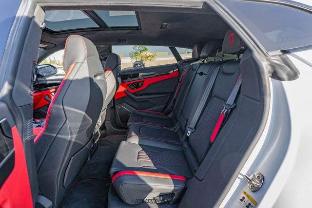 Used 2025 Lamborghini Urus SE image 41