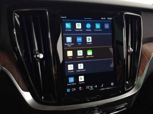 Certified 2025 Volvo V60 B5 Cross Country Plus image 26