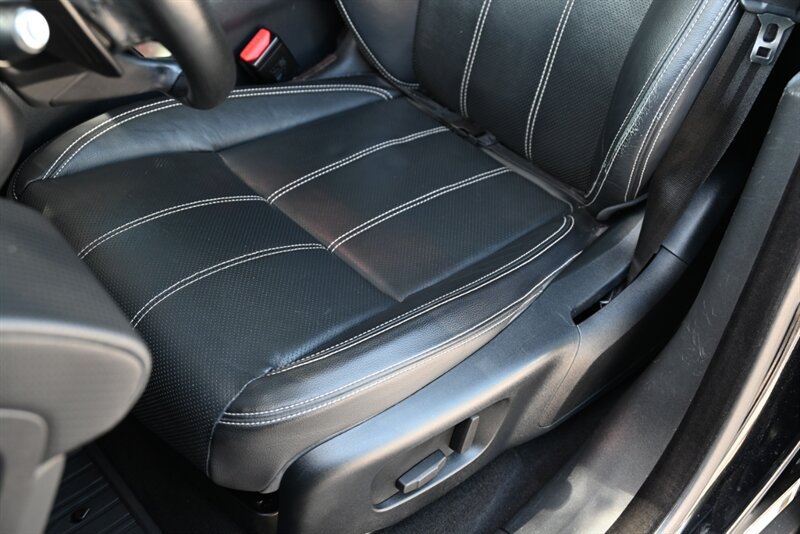 Used 2018 Land Rover Range Rover Velar S AWD/4WD image 42