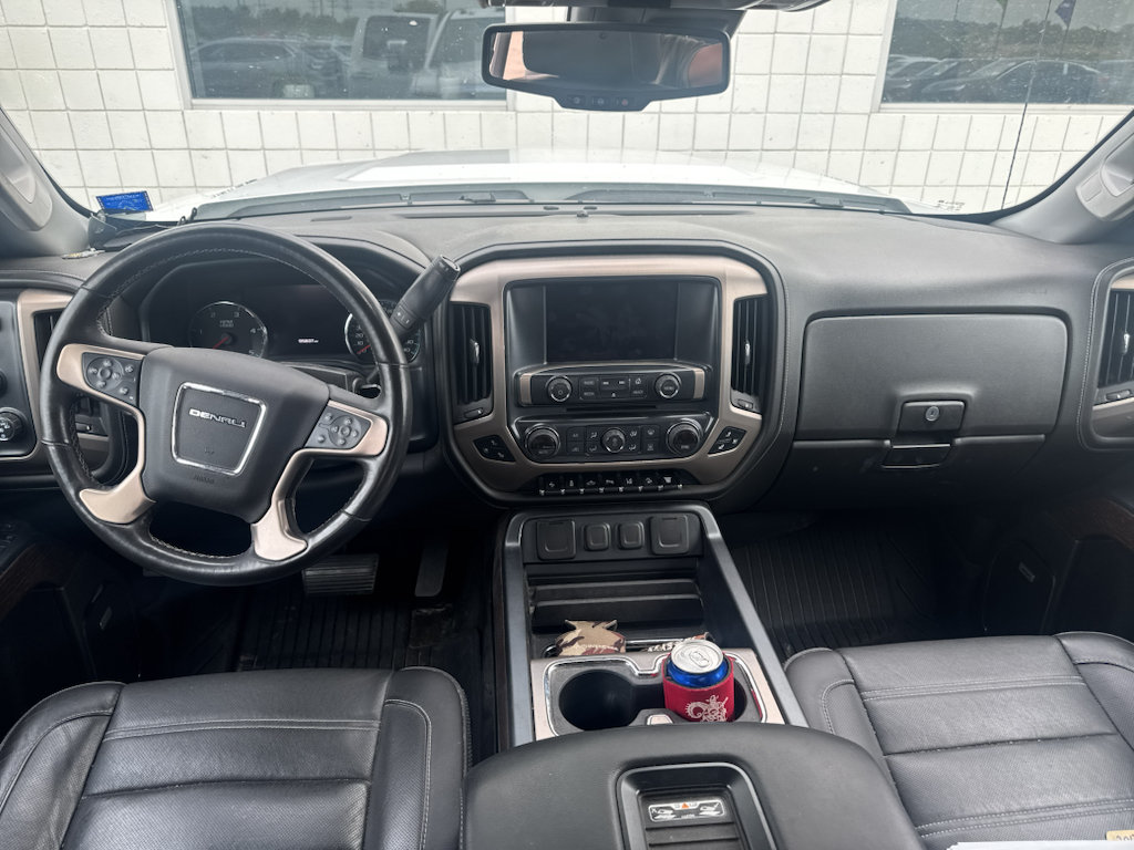Used 2017 GMC Sierra 2500 Denali w/ Duramax Plus Package AWD/4WD image 8