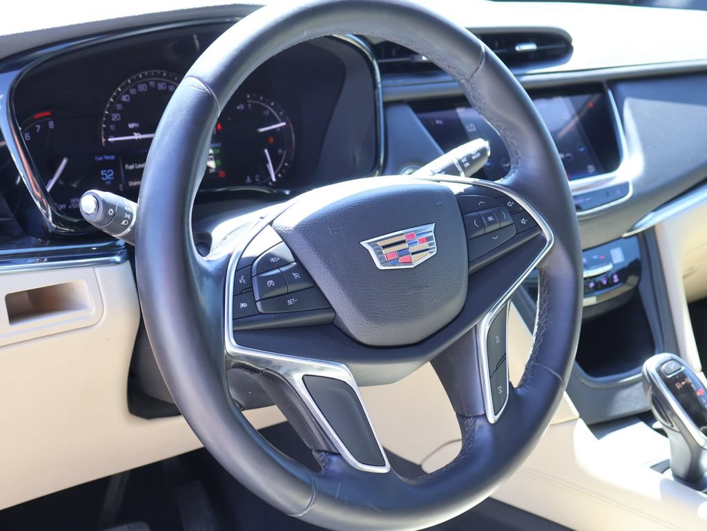 Used 2017 Cadillac XT5 FWD image 24