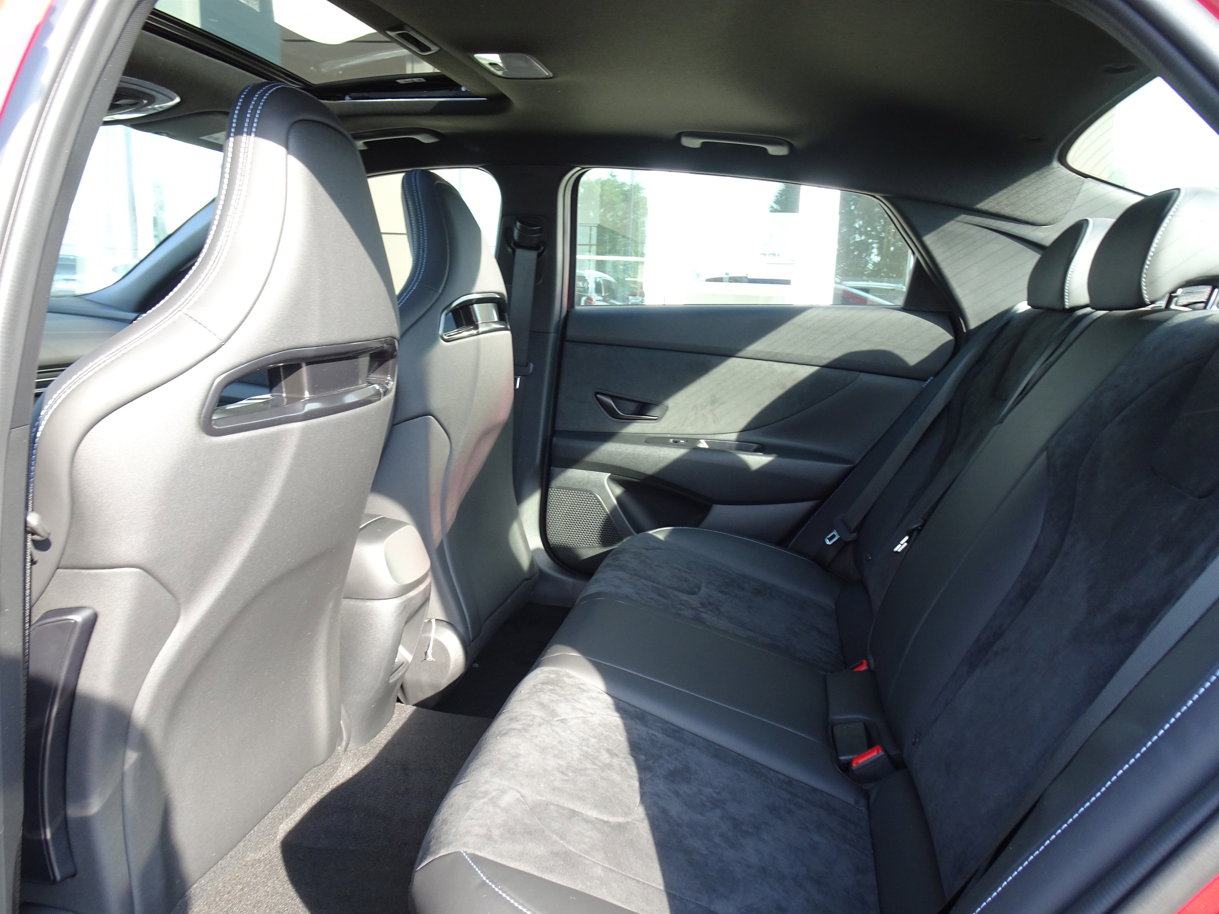 New 2025 Hyundai Elantra N image 12