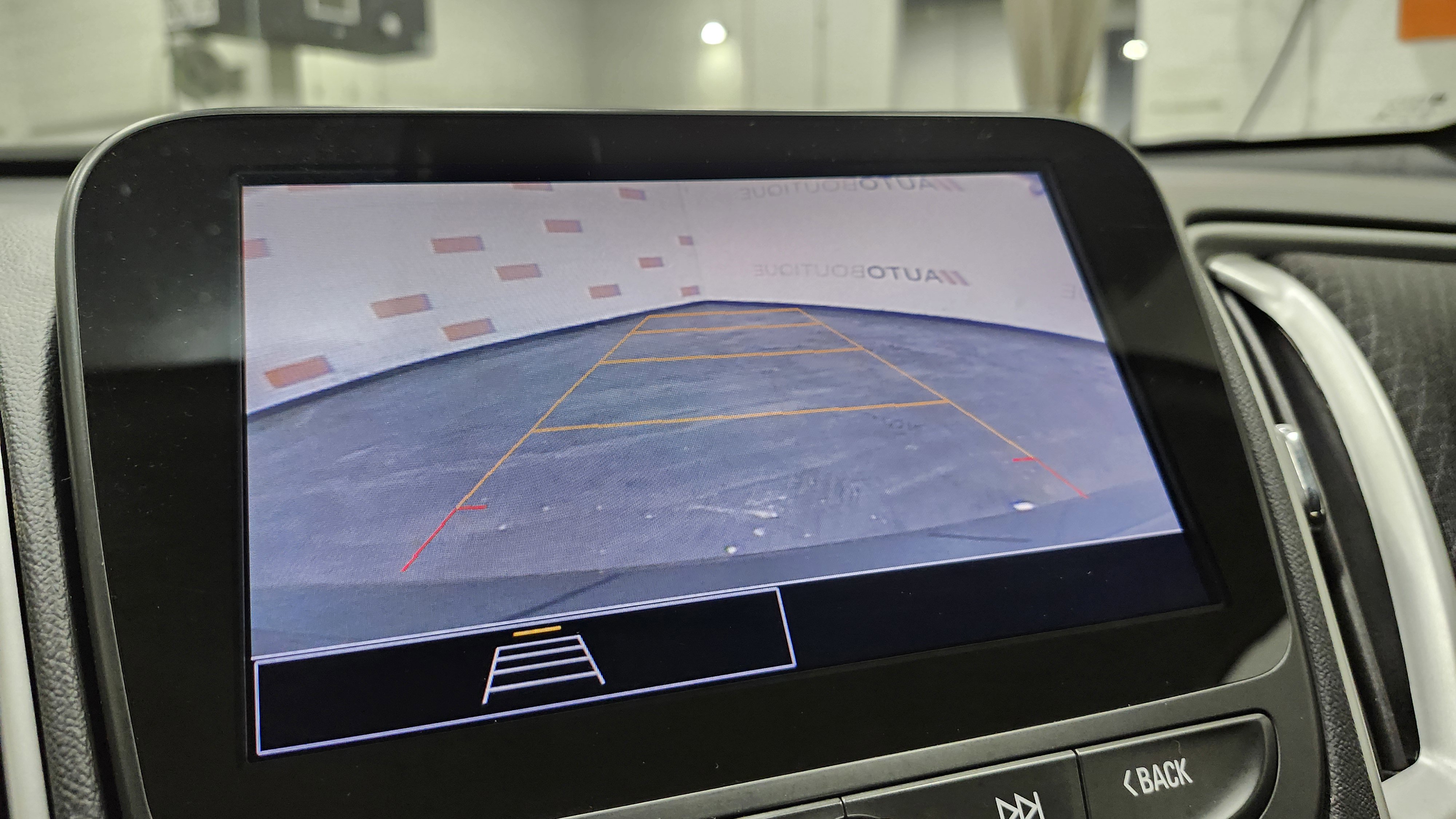 Used 2022 Chevrolet Malibu LT image 4