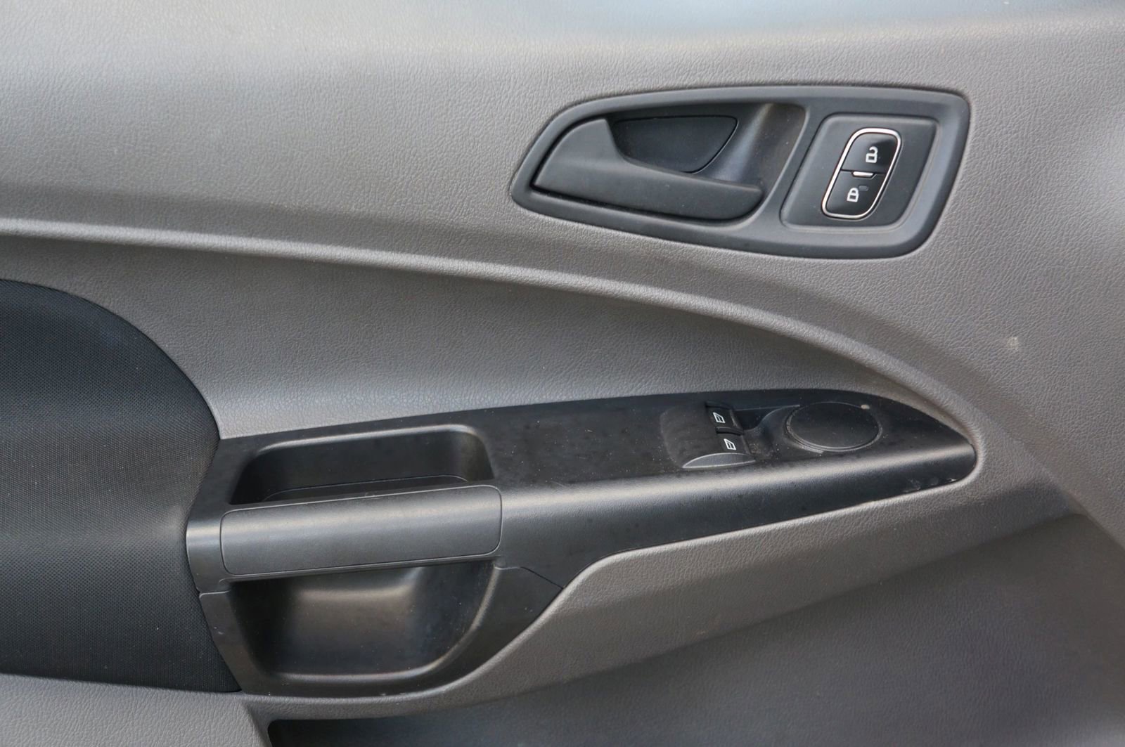 Used 2020 Ford Transit Connect XL image 26