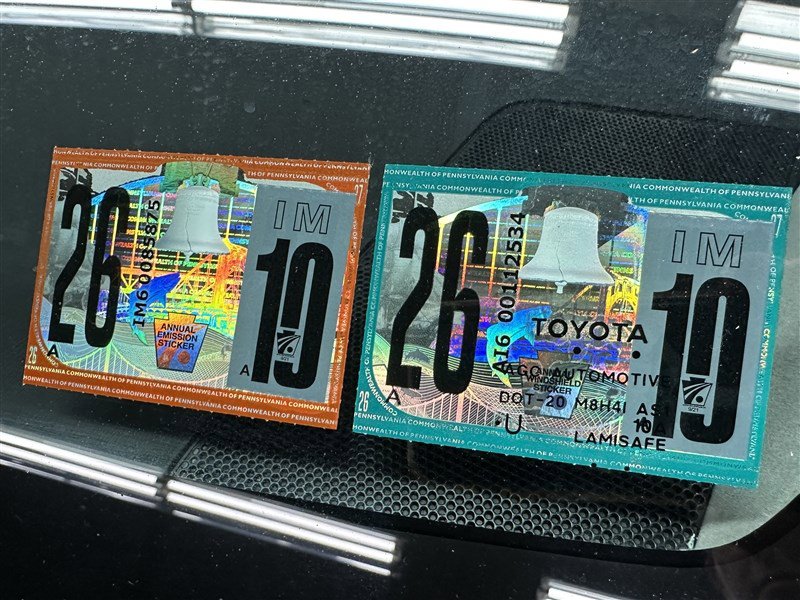 Used 2016 Toyota Prius V Four image 19