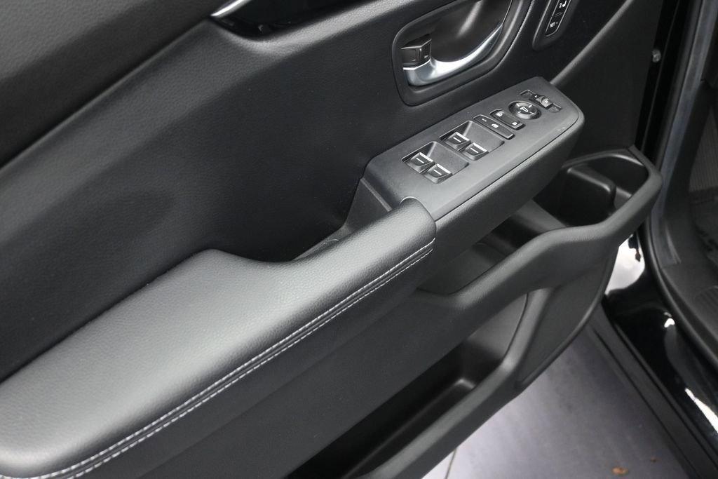 Used 2025 Honda Pilot Touring image 9
