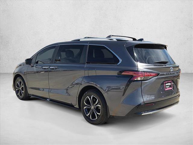 Used 2025 Toyota Sienna Platinum AWD/4WD image 8