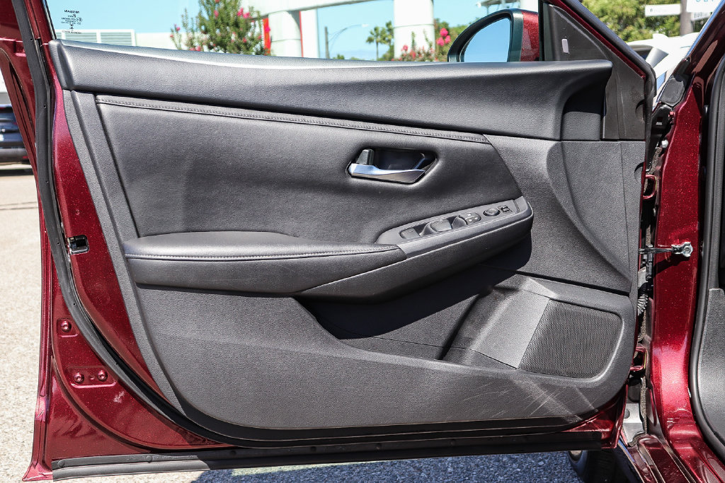 Used 2023 Nissan Sentra SV FWD image 18