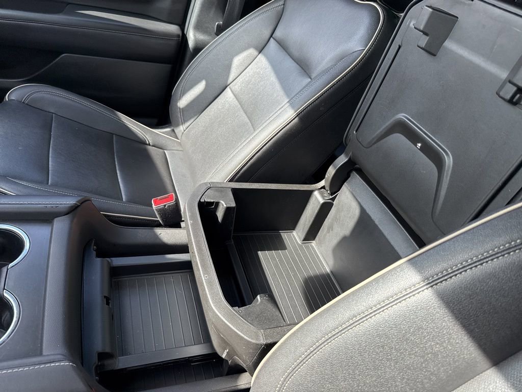 Used 2023 Chevrolet Suburban Premier image 28