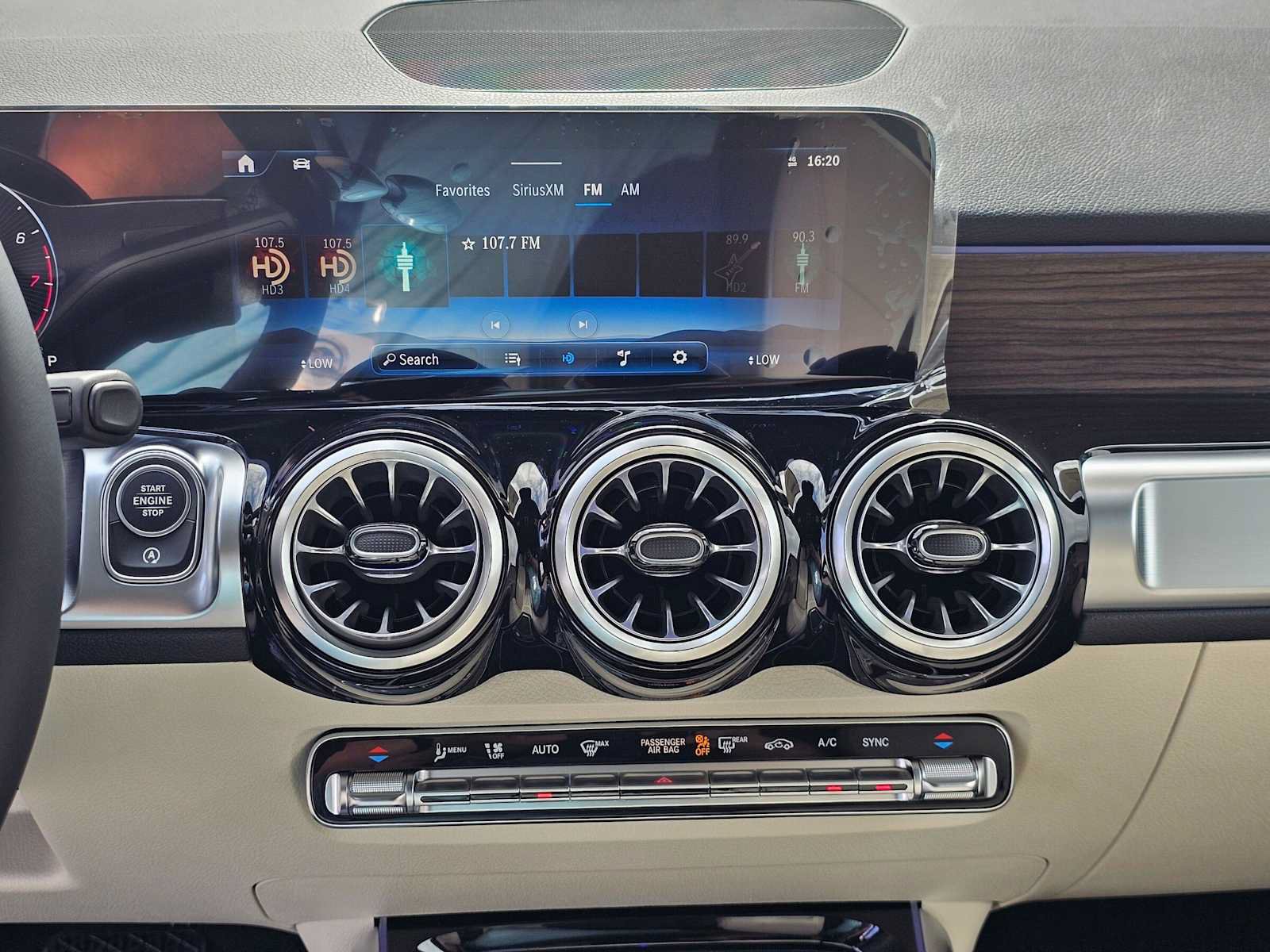 New 2026 Mercedes-Benz GLB 250 image 25