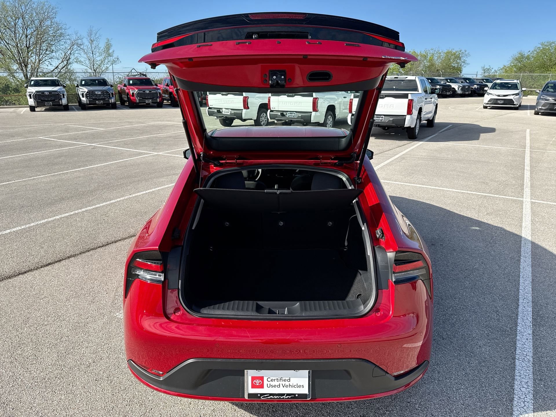 Used 2024 Toyota Prius LE FWD image 19