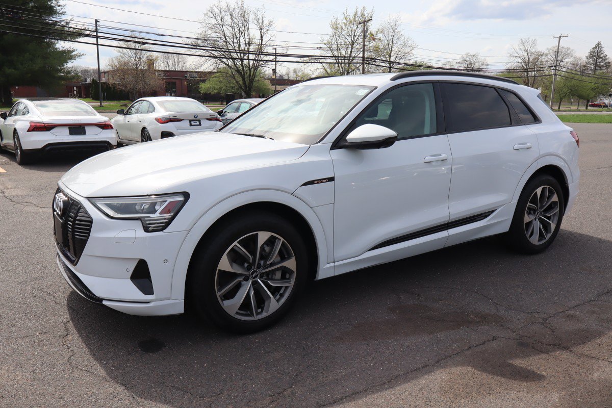 Used 2021 Audi e-tron Premium Plus w/ Premium Plus Package AWD/4WD image 1