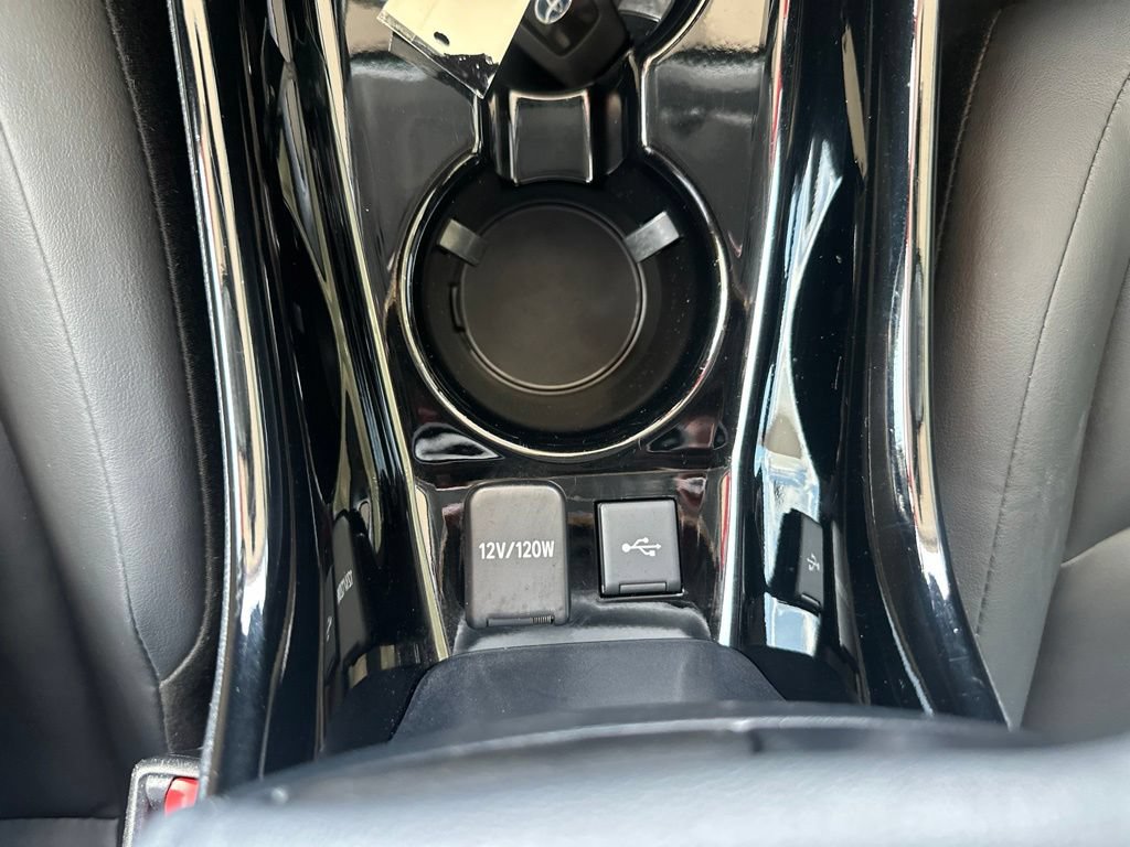 Certified 2022 Toyota Prius XLE FWD image 30