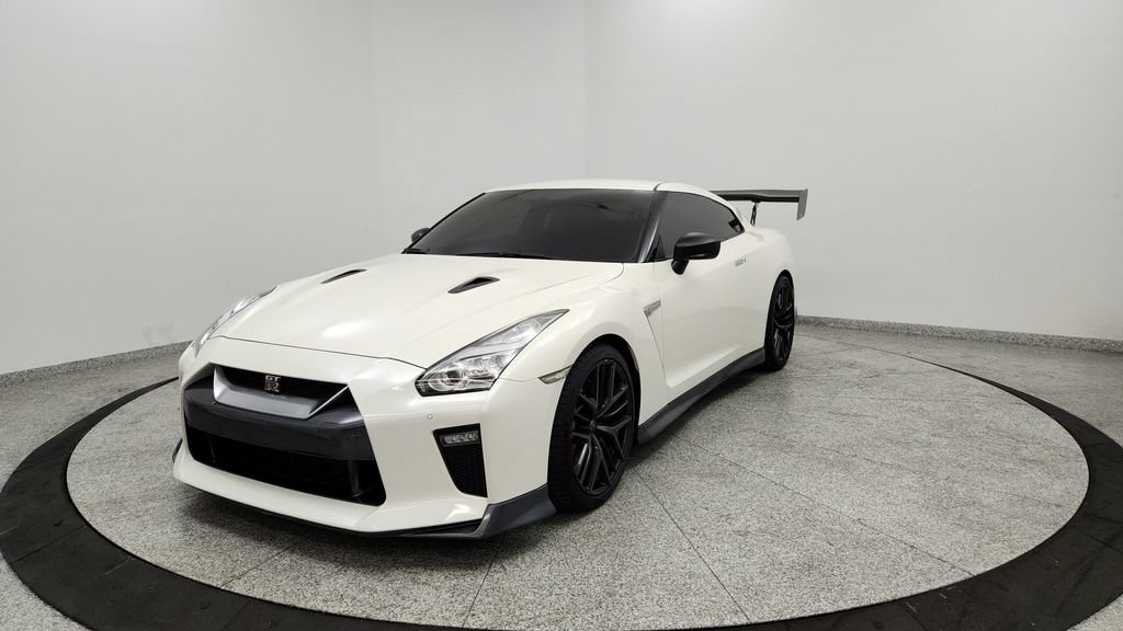 Used 2019 Nissan GT-R AWD/4WD image 25