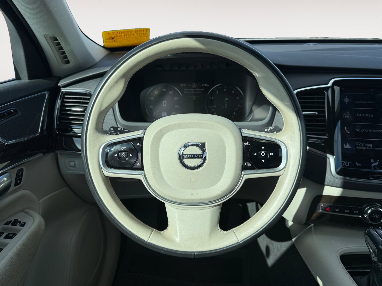 Used 2018 Volvo XC90 T5 Momentum w/ Convenience Package FWD image 12