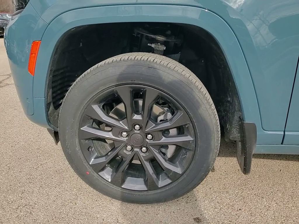 New 2026 Jeep Grand Cherokee L Limited AWD/4WD image 17