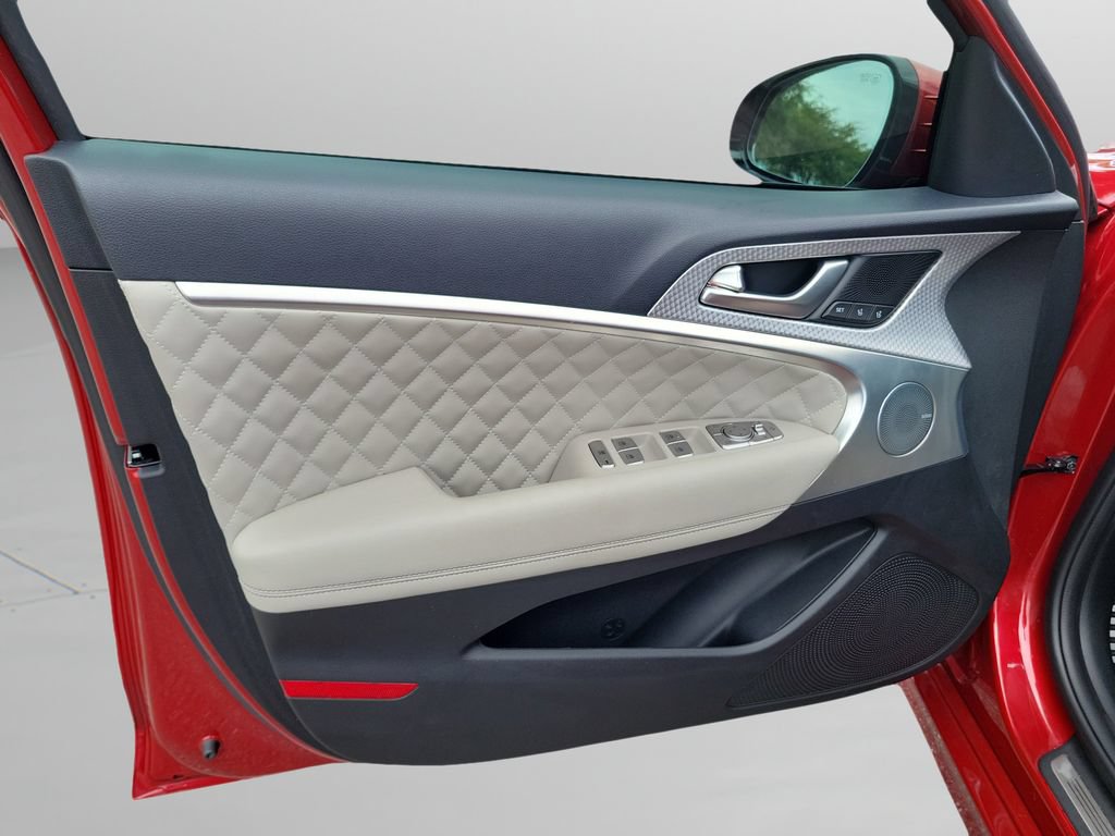 Used 2022 Genesis G70 3.3T RWD image 16