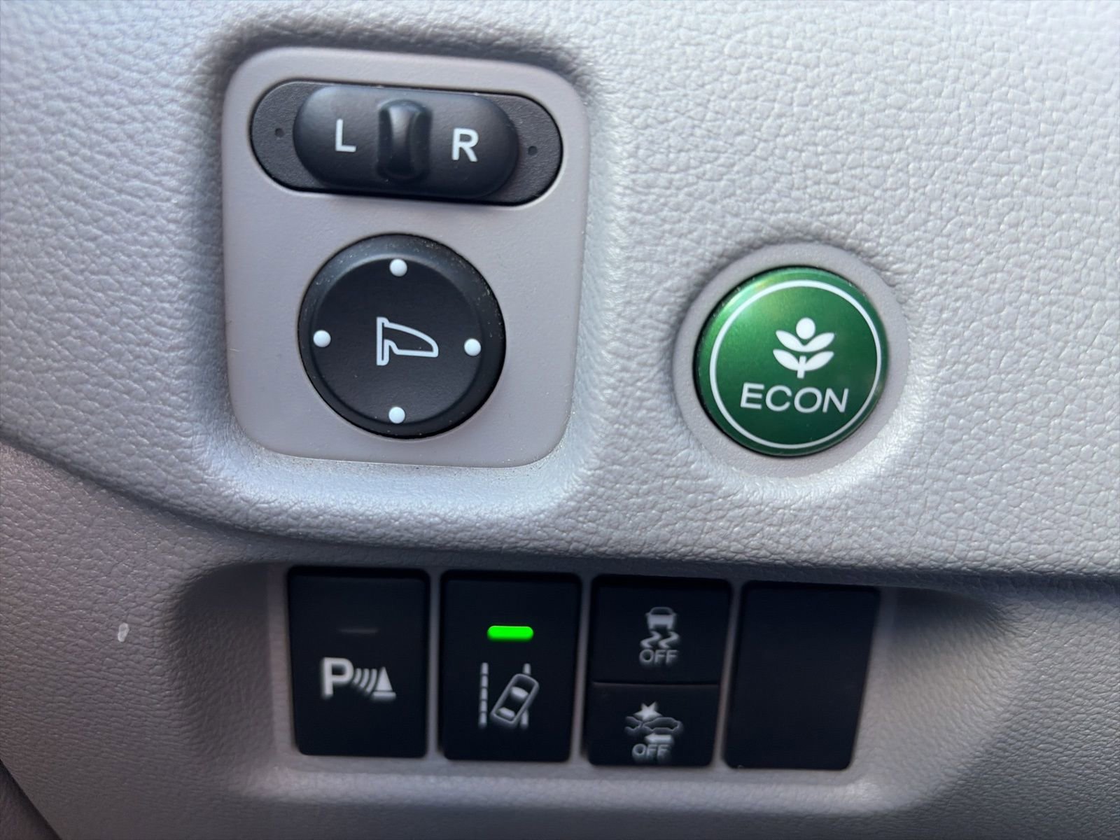 Used 2018 Honda Pilot Touring image 17
