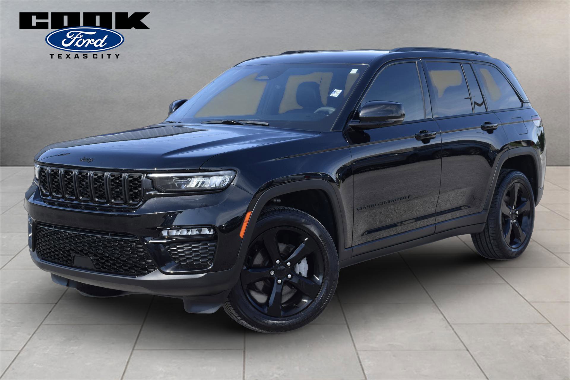 Used 2025 Jeep Grand Cherokee Limited w/ Black Appearance Package AWD/4WD image 1