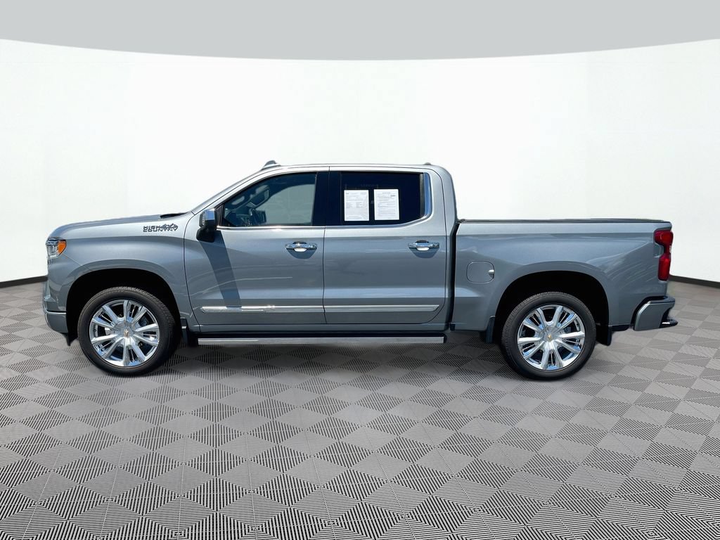 Used 2025 Chevrolet Silverado 1500 High Country AWD/4WD image 9