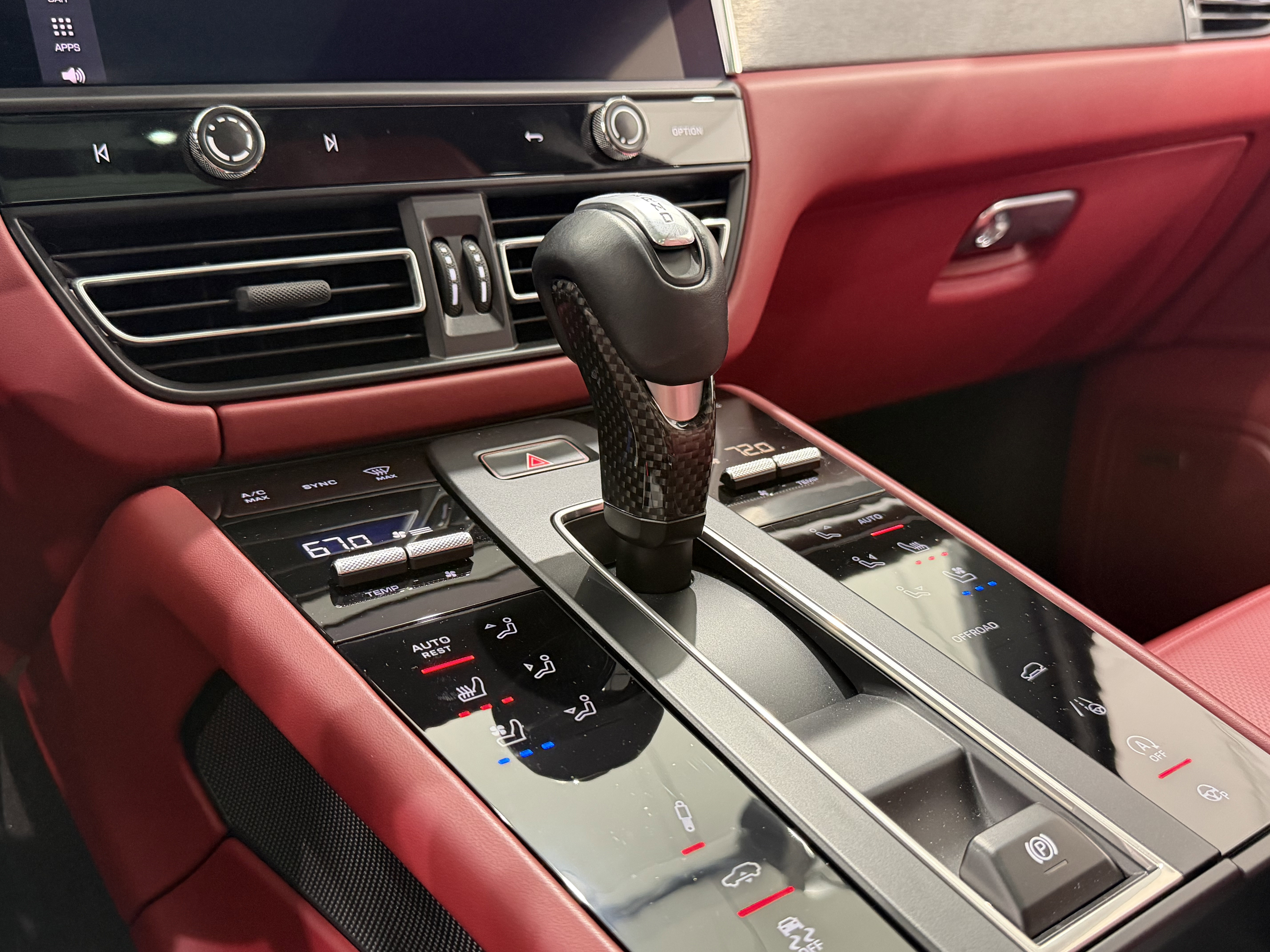 Certified 2024 Porsche Macan GTS image 35