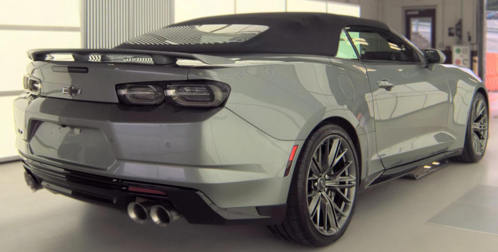 Used 2023 Chevrolet Camaro ZL1 RWD image 5