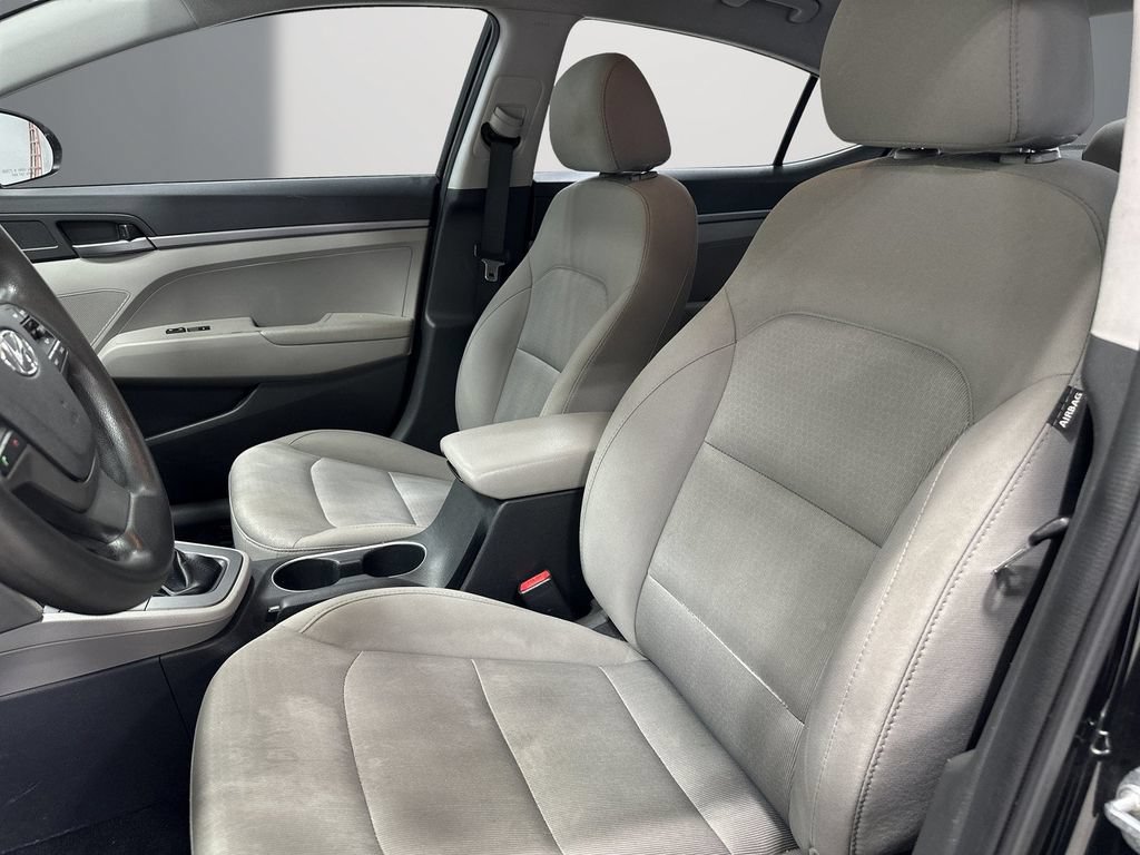 Used 2017 Hyundai Elantra SE FWD image 14