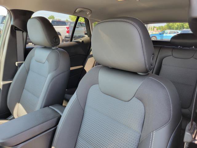 New 2026 Chevrolet Trax LT w/ Midnight Edition FWD image 10