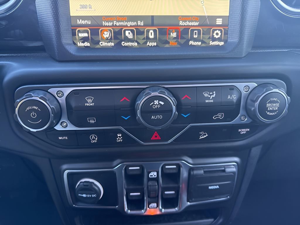 Used 2020 Jeep Wrangler Unlimited Sahara AWD/4WD image 19