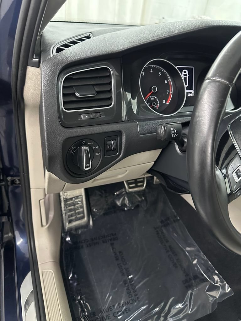 Used 2019 Volkswagen Golf Alltrack S AWD/4WD image 14