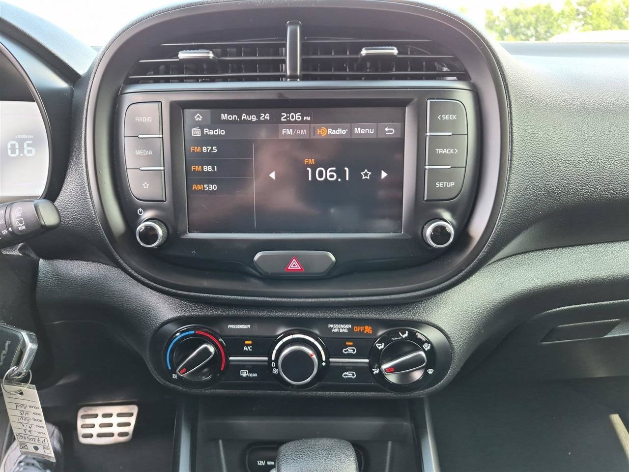 Used 2023 Kia Soul LX w/ LX Technology Package FWD image 22