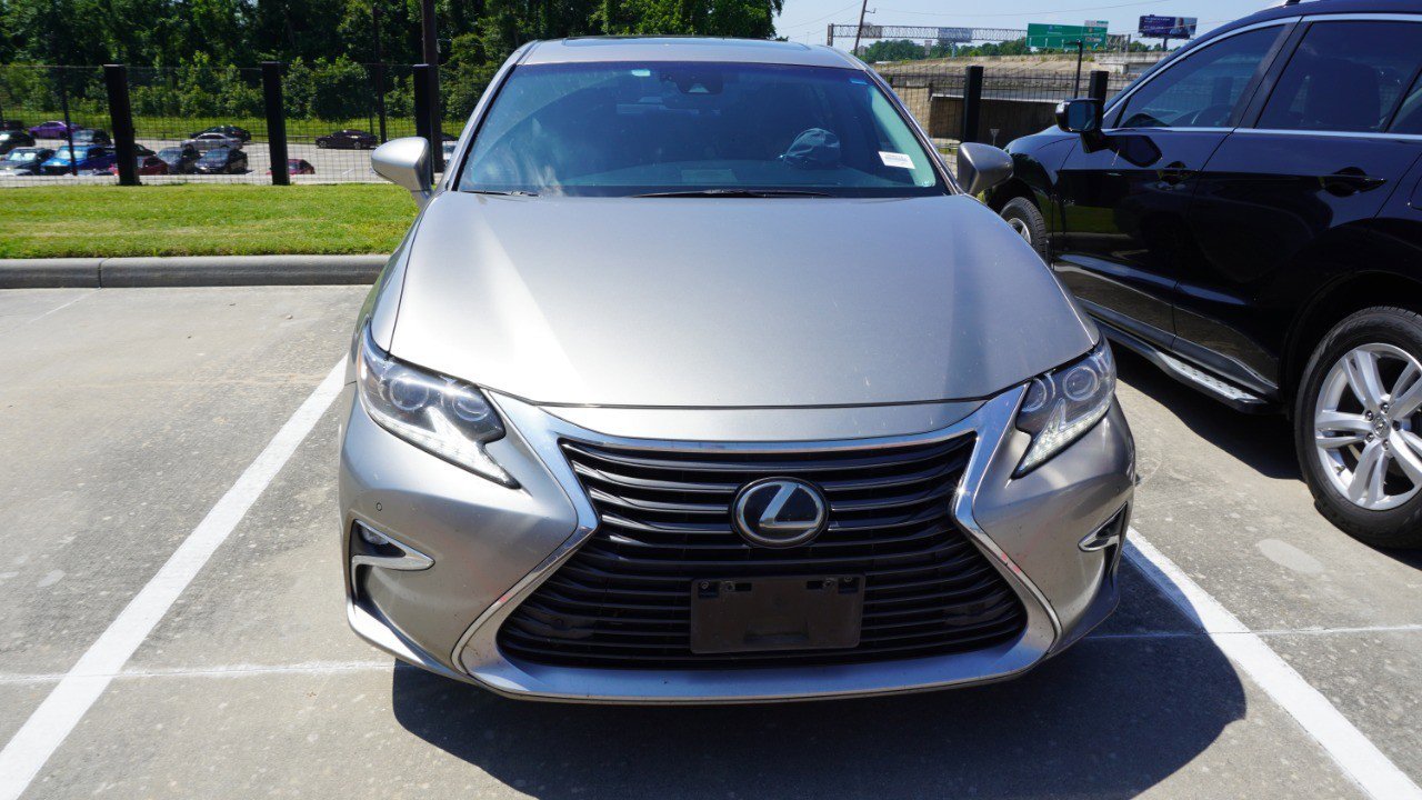 Used 2016 Lexus ES 350 w/ Luxury Package w/Wood Trim FWD image 2