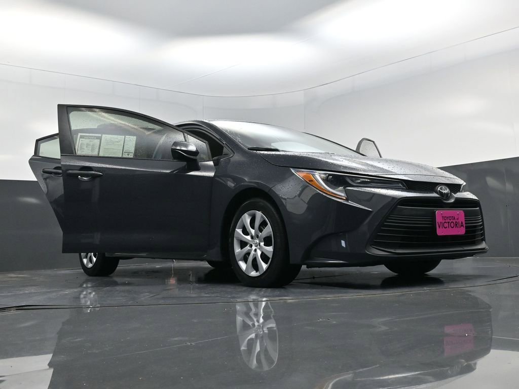 Used 2023 Toyota Corolla LE image 25