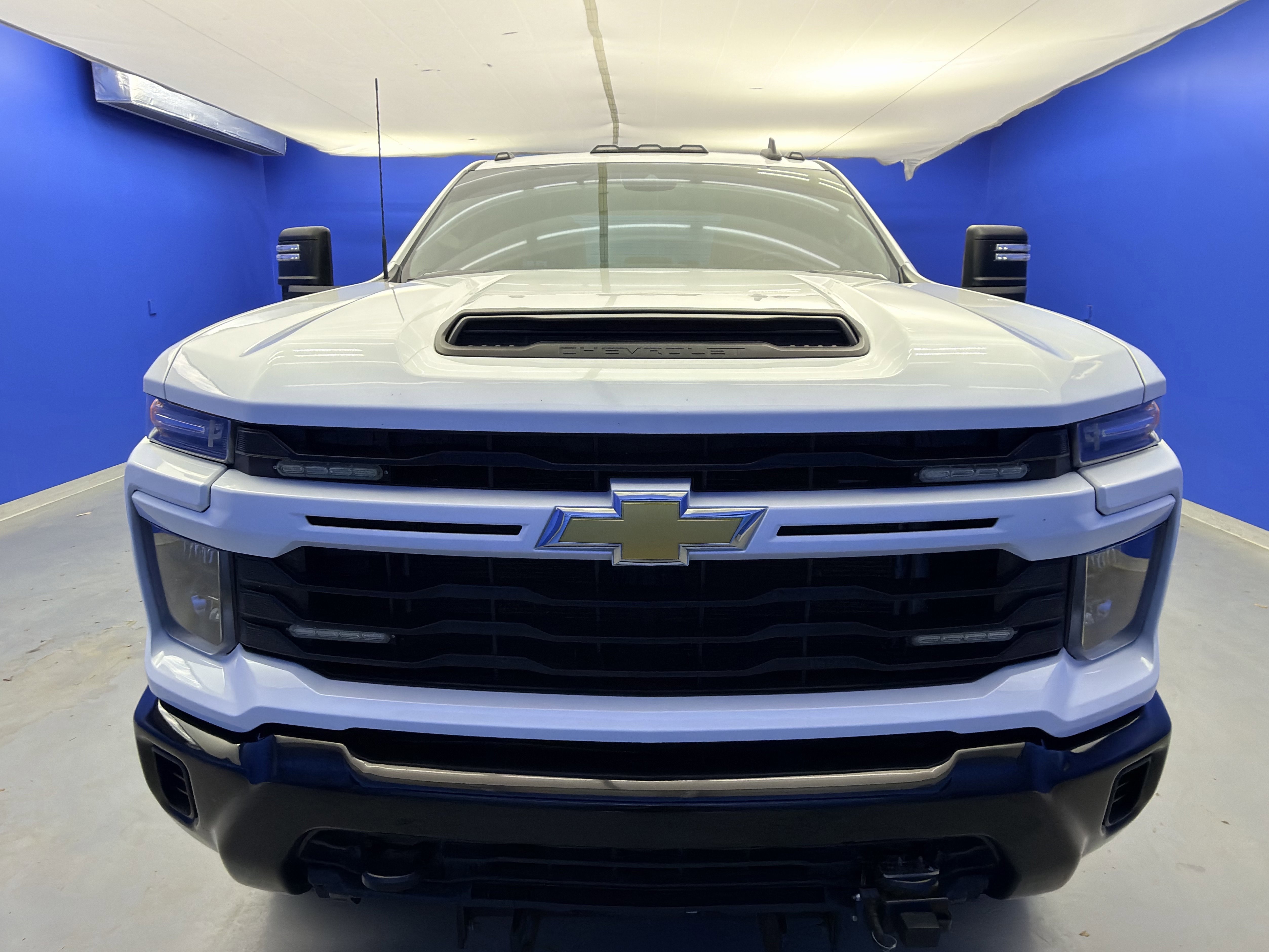Used 2024 Chevrolet Silverado 2500 Custom w/ Custom Value Package image 3