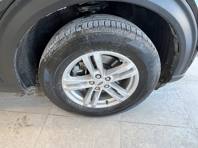 Used 2024 Ford Explorer XLT w/ Class IV Trailer Tow Package image 5