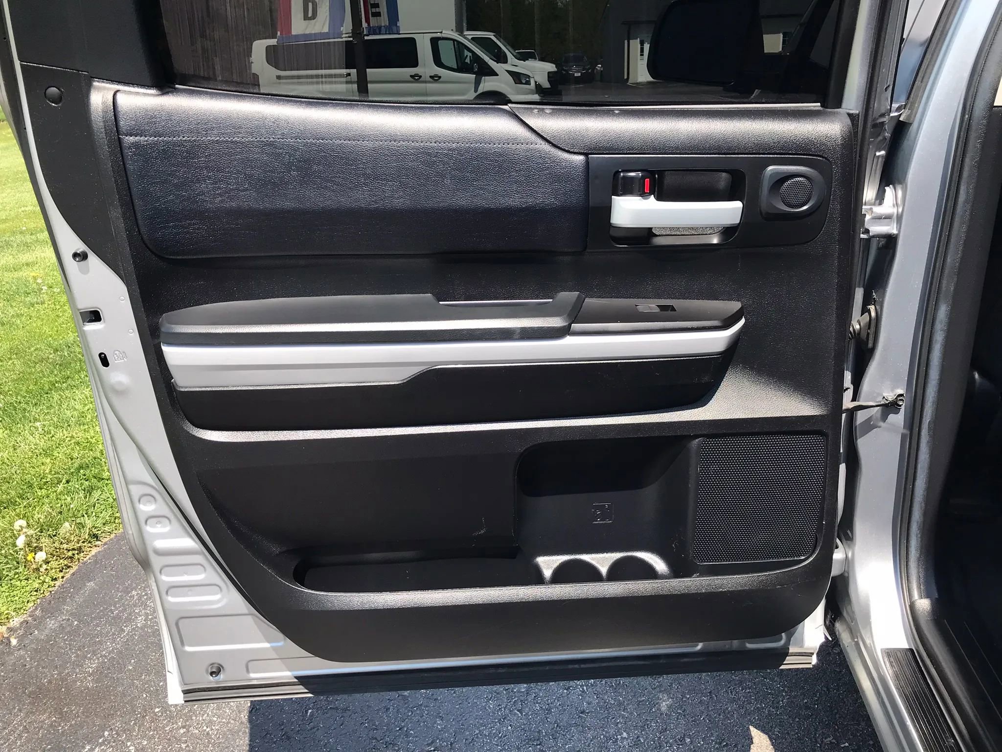 Used 2021 Toyota Tundra SR5 AWD/4WD image 31