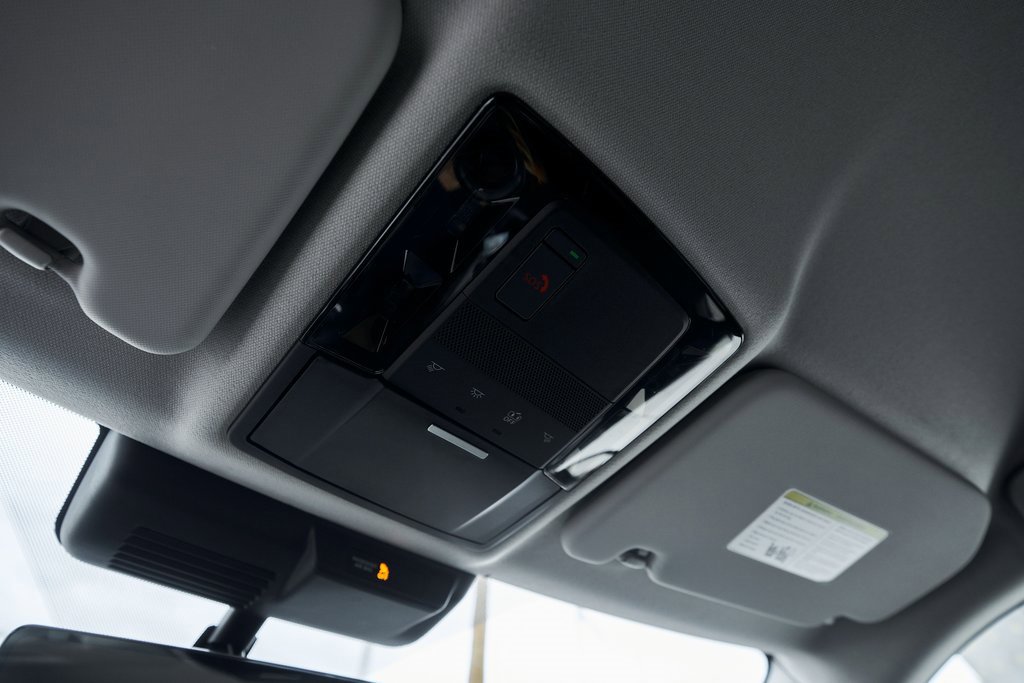 Used 2025 Mitsubishi Outlander ES image 65