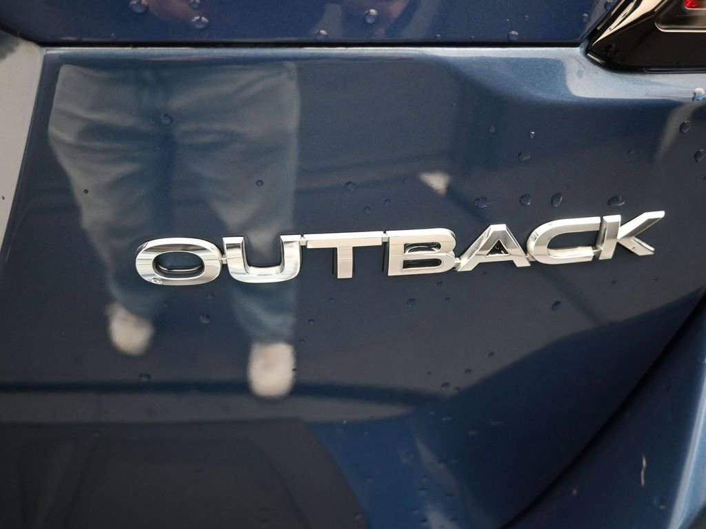 Used 2020 Subaru Outback Premium image 11