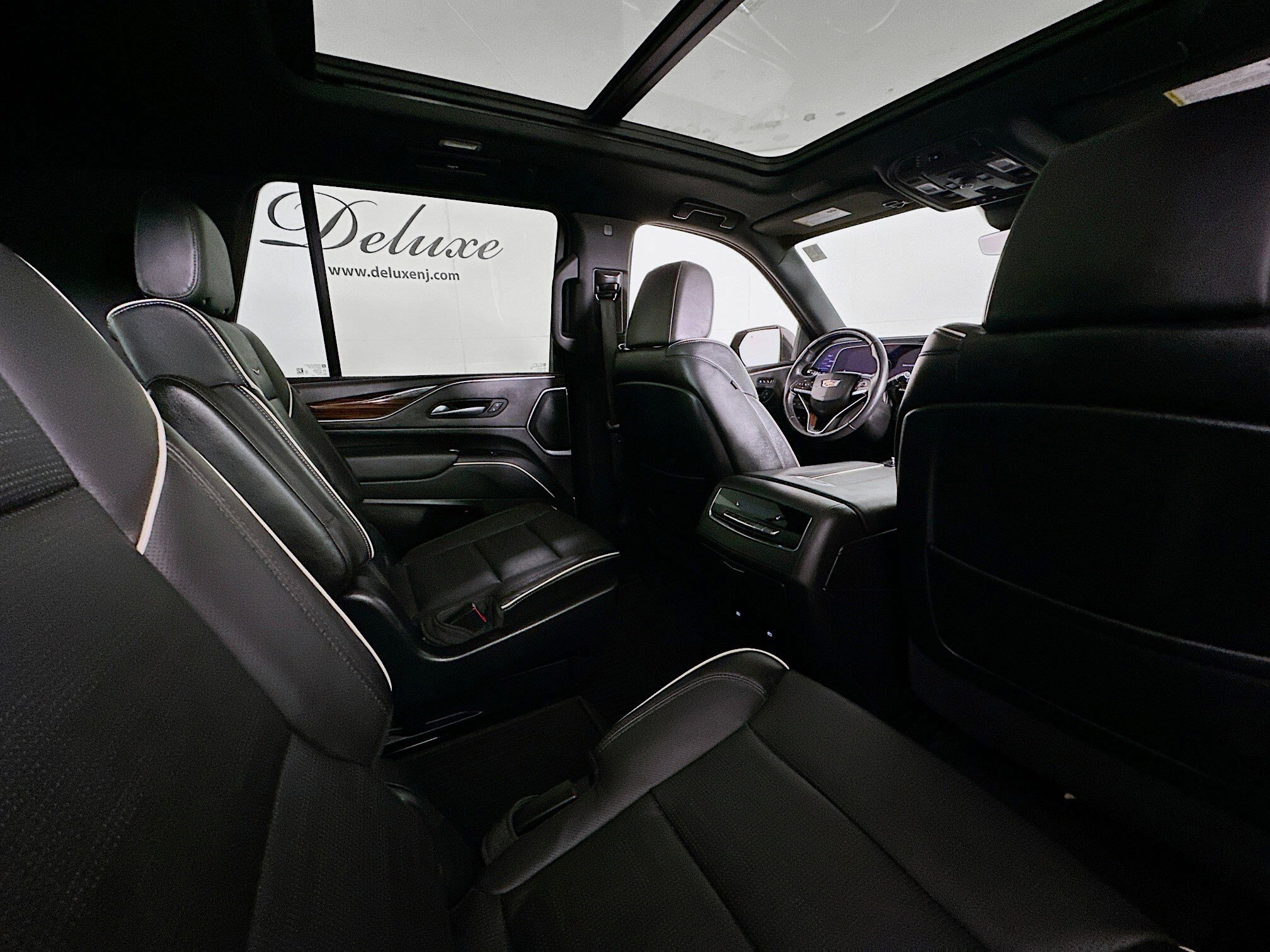 Used 2023 Cadillac Escalade Premium Luxury w/ Performance Package AWD/4WD image 29